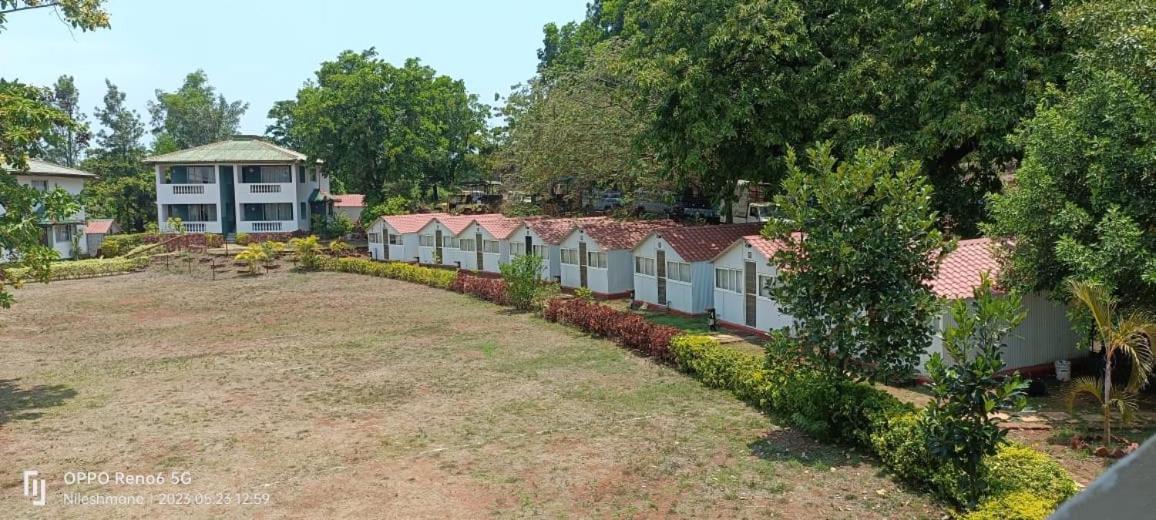 Presidency Highland Resort Koynanagar Eksteriør billede