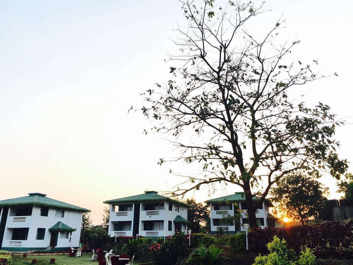 Presidency Highland Resort Koynanagar Eksteriør billede